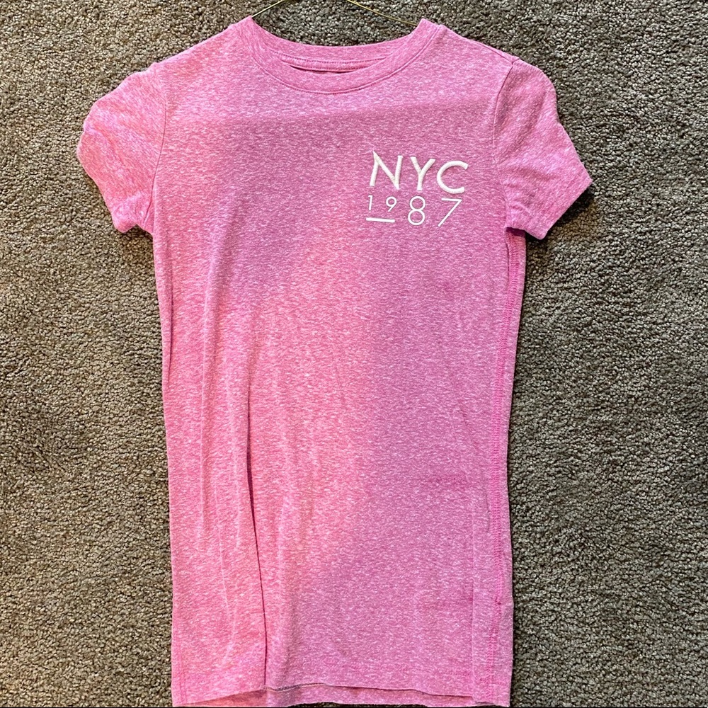 pink t-shirt